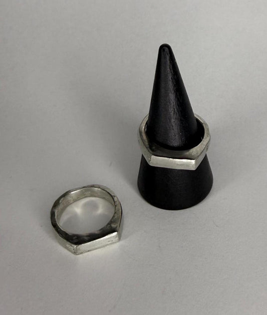 Rectangular signet ring