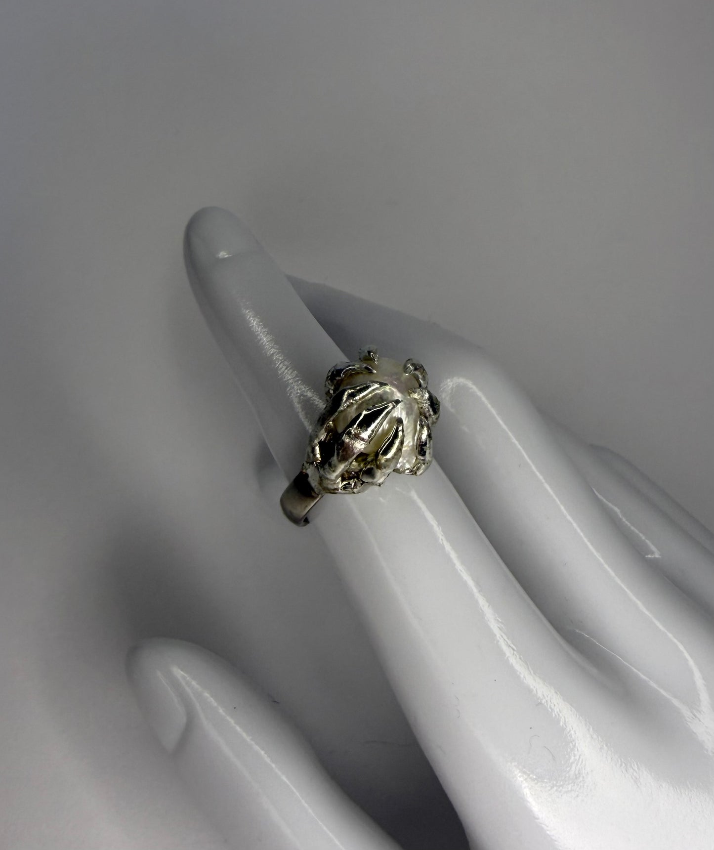 Claw Pearl Ring (Size US 7)