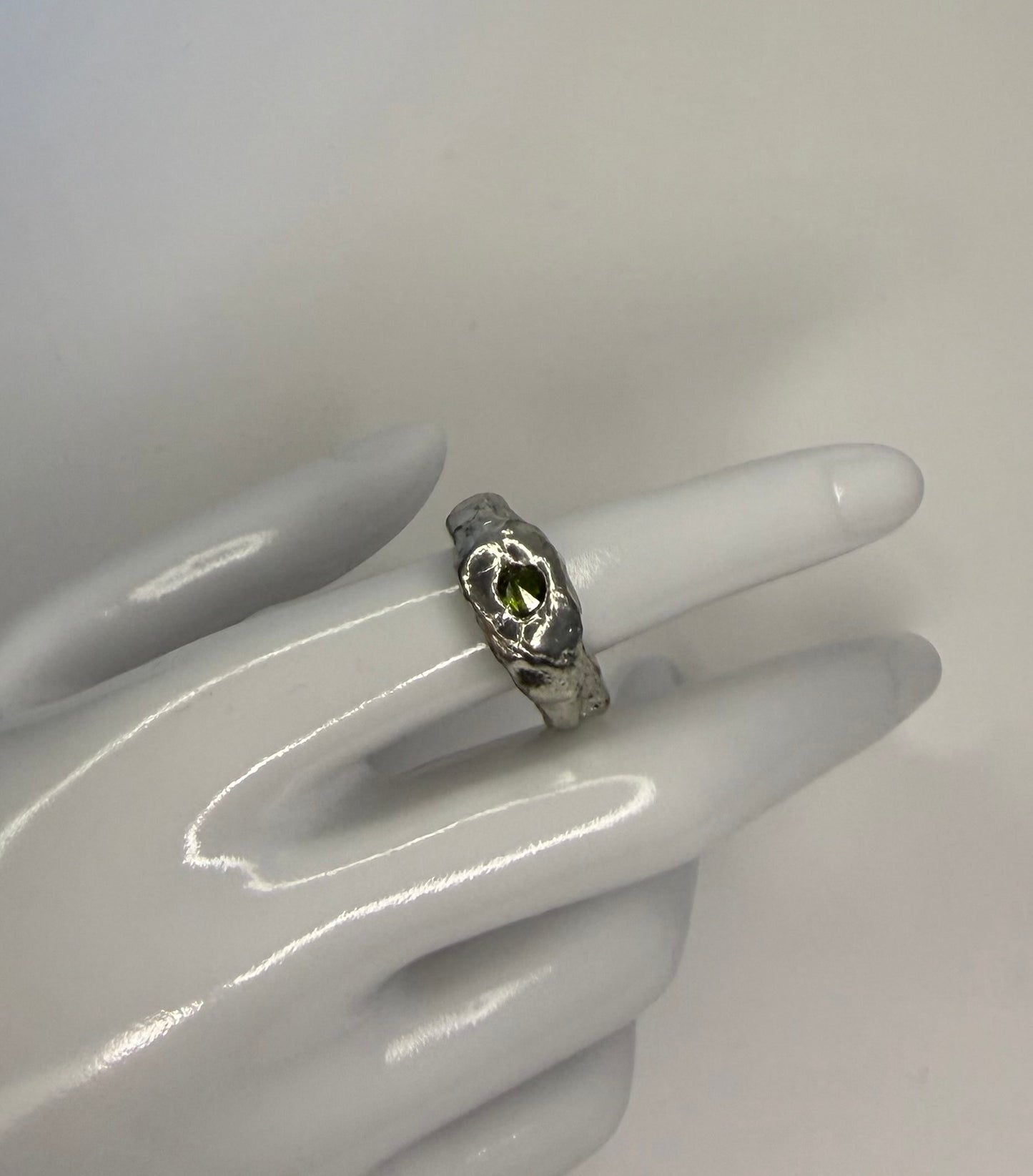 Earthen Eye (Size US 8)