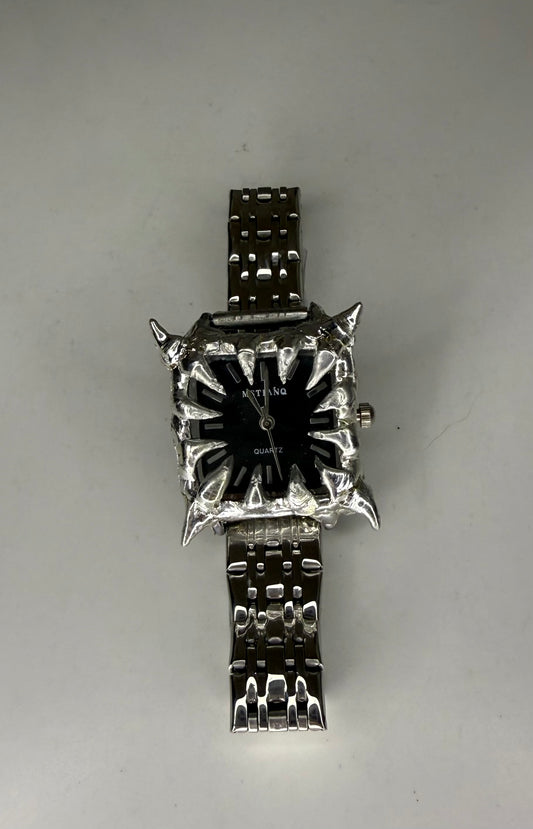 Black Thorn Watch