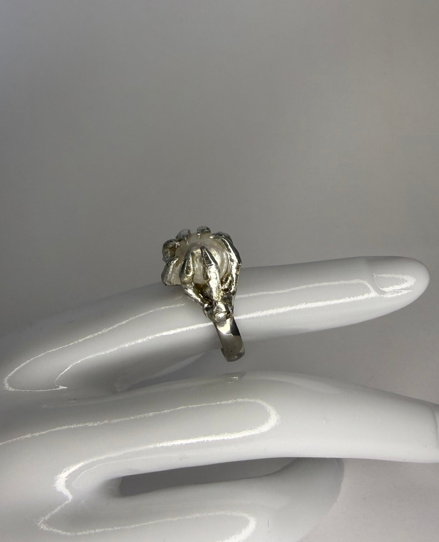 Claw Pearl Ring (Size US 7)