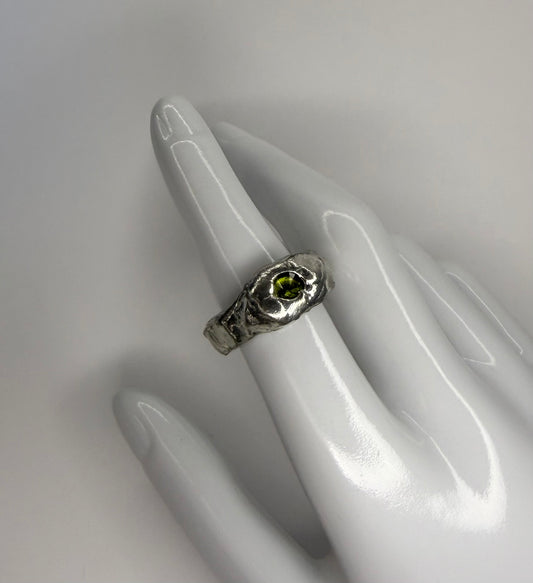 Earthen Eye (Size US 8)