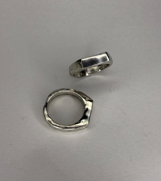 Rectangular signet ring